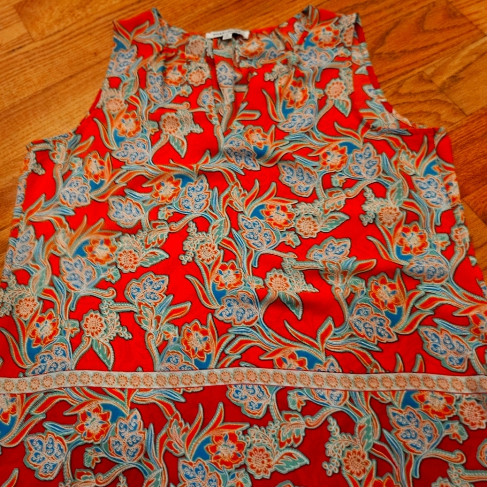 rose and olive top, size medium
